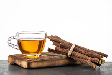 Glicyrhiza glabra - Meyan kökü tıbbi içecekle doludur