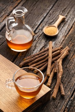 Glicyrhiza glabra - Meyan kökü tıbbi içecekle doludur