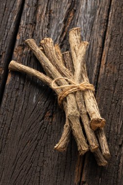 Valeriana officinalis - Valerian sapları, şifalı bitkiler