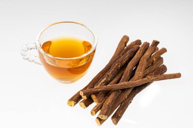 Meyan kökünden sıcak içecek - Glycyrhiza glabra