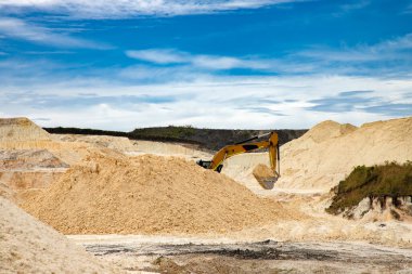 Kaolin çıkarma madeni - beyaz çamur, kil ve volkanik kül