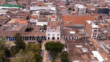 La Ceja, Antioquia - Kolombiya. 9 Mart 2024. Carmen Ana 'nın önemsiz bazilikası, Kolombiya Katolik Kilisesi.