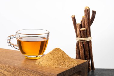 Glicyrhiza glabra - Meyan kökü tıbbi içecekle doludur