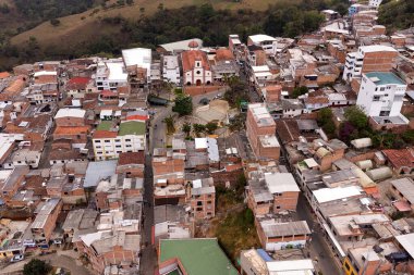 Caicedo, Antioquia, Kolombiya. 17 Mart 2024. Belediye 1807 'de kurulmuştur. Panoramik çekim insansız hava aracı ile yapılmıştır.
