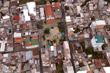 Caicedo, Antioquia, Kolombiya. 17 Mart 2024. İnsansız hava aracı ile yapılan hava görüntüsü, departmanın 125 belediyesinden biridir..