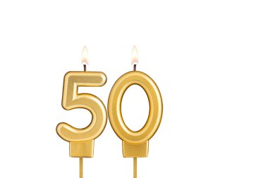 Beyaz arkaplanda 50 numaralı doğum günü mumu