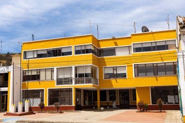 Aquitania, Boyaca, Kolombiya. 14 Nisan 2024. Belediye binası, ana meydanda.