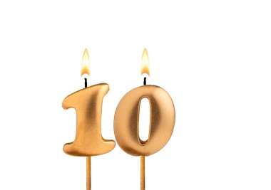 Doğum günü numarası 10 - Beyaz zemin üzerinde altın mum