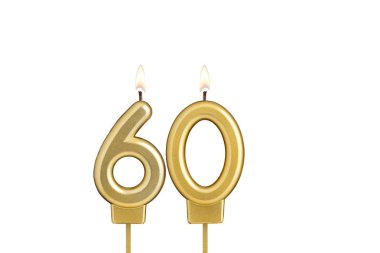 Beyaz arkaplanda 60 numaralı doğum günü mumu