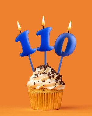 Mavi doğum günü mumu ve kek - 110 numara