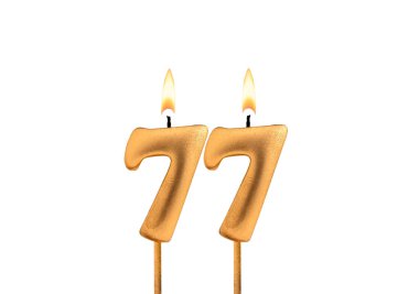 77 numaralı altın mum - Beyaz arkaplanda doğum günü
