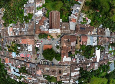Angostura, Antioquia. Kolombiya - 23 Haziran 2024. Angostura 3 Ocak 1814 'te kuruldu. İnsansız hava aracı ile resim.