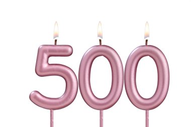Mum numarası 500 - Beyaz arkaplanda doğum günü mumu