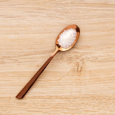 Magnezyum klorür taneleri, iyonik mineral bileşiği, deniz tuzu.