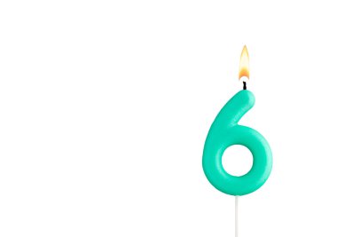 Doğum günü 6 - Beyaz arkaplanda yeşil doğum günü mumu