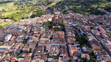 Jerico, Antioquia - Kolombiya - 21 Temmuz 2024. Medellin şehrinden 110.0 km uzaklıktaki belediyenin insansız hava aracı ile çekilmiş fotoğrafı..
