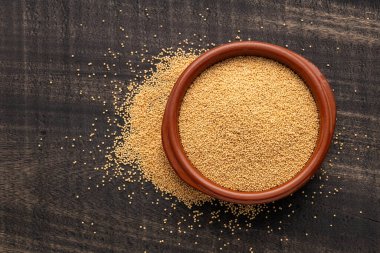 Amaranthus kâsesinde çiğ amaranth tohumu.