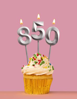 850 numaralı mum - takipçi veya beğeni sayısı