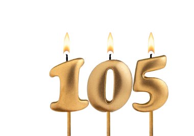 Altın mum numarası 105 - Beyaz zemin üzerinde doğum günü