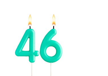 Doğum günü numarası 46 - Beyaz arkaplanda yeşil doğum günü mumu