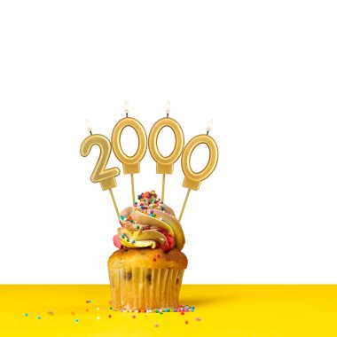 Doğum günü mumlu kek - 2000 numaralı mum