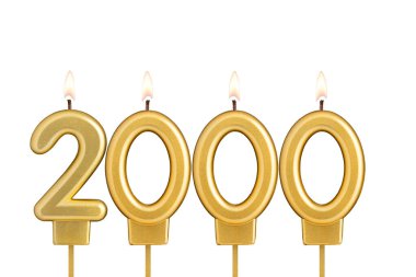 Beyaz arkaplanda 2000 numaralı doğum günü mumu