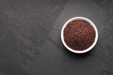 Brassica Juncea - Kasede kahverengi hardal tohumu.