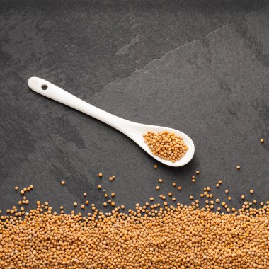 Sarı hardal tohumlu kaşık - Sinapis alba.