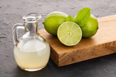 Citrus latifolia - Karbonat ve limon suyu karışımı.