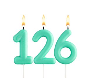Doğum günü numarası 126 - Beyaz arkaplanda yeşil doğum günü mumu