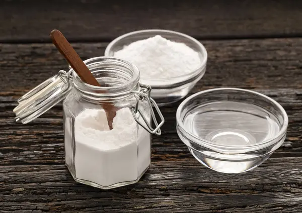 Suyla karıştırmak için kabartma tozu - sağlıklı yiyecek.