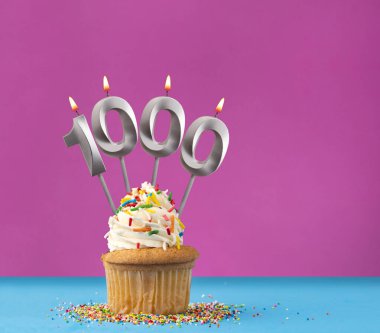 1000 numaralı mum - takipçi veya beğeni sayısı