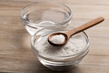 Sirkeyle karıştırmak için kabartma tozu..