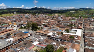 La Union, Antioquia, Kolombiya. 5 Ekim 2024. Medellin şehrinden 57.3 km uzaklıktaki belediyenin insansız hava aracı ile çekilmiş bir fotoğraf..