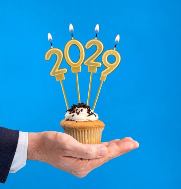 Mutlu yıllar 2029 - Mumlar yanan numaralar şeklinde