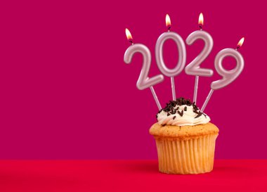 Mutlu yıllar 2029 - Mumlar yanan numaralar şeklinde