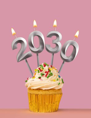 Mutlu yıllar 2030 - Mumlar yanan numaralar şeklinde