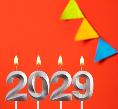 Yeni yıl kutlamaları için 2029 numaralı mumlar.