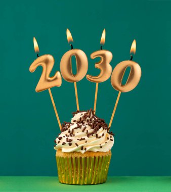 Yeni yıl kutlamaları için 2030 numaralı mumlar.