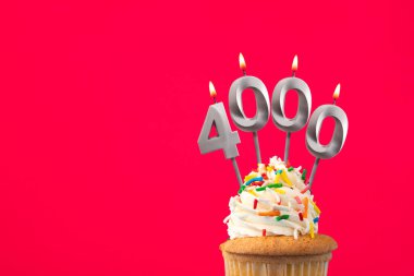 4000 numaralı mum - takipçi veya beğeni sayısı.