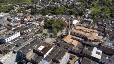 Frontino, Antioquia, Kolombiya. 19 Ocak 2025. İnsansız hava aracı ile yapılan hava görüntüsü, departmanın 125 belediyesinden biridir..