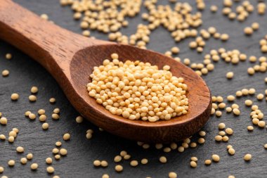 Çiğ organik amaranth tohumu - sağlıklı atadan kalma tahıl