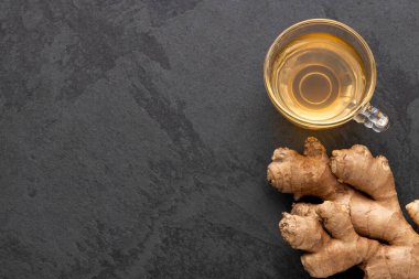 Organik zencefil kökü - Sağlıklı Zingiber ofis çayı.