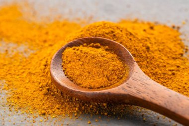 Curcuma longa - Turmerik kaşıkta çok sağlıklı bir türdür