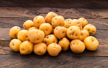 Criolla patatesleri Latin Amerika mutfağında çok popüler olan küçük, sarı bir patates türüdür.