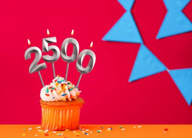 Takipçi veya beğeni sayısı - 2500 numaralı mum