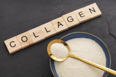 Kase ve kaşıkta hidrolize kolajen tozu - organik jelatin tozu