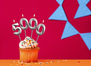 5.000 numaralı mum - takipçi veya beğeni sayısı