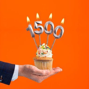 1500 numaralı mum - takipçi sayısı veya beğeni sayısı