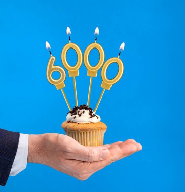 Takipçi veya beğeni sayısı - 6000 numaralı mum